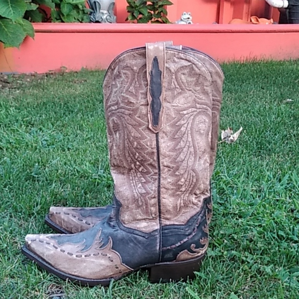 Men Dan post boots